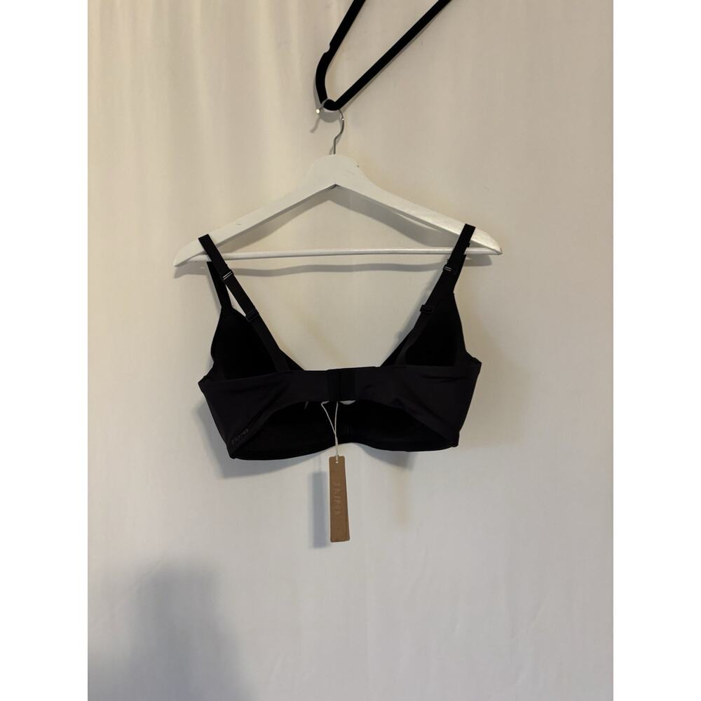 SKIMS Bra 38DD Wireless Form Tshirt Bra New NWT